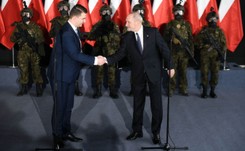 Nocne wejście Misiewicza do Centrum Eksperckiego Kontrwywiadu NATO nielegalne? Sąd zlecił śledztwo