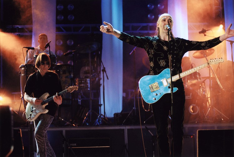 Marek Jackowski poczas koncertu 'Maanam i goście' w Sali Kongresowej – 16 kwietnia 2000 roku