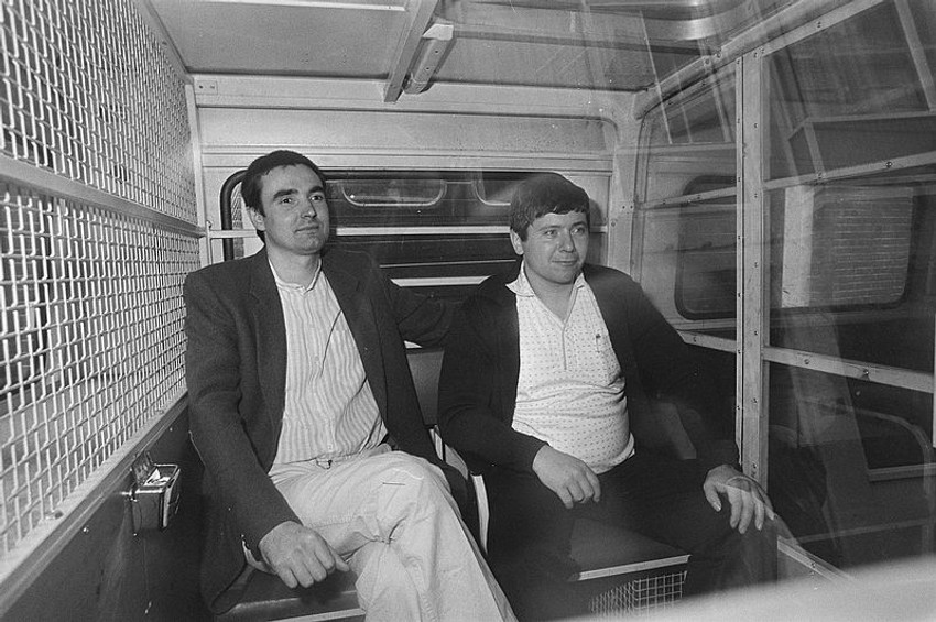 Frans Majer (levo) i Jan Bulard (desno) u policijskoj marici