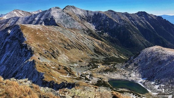 Zejście z Wołowca - widok na Niżni Jamnicki Staw (1730 m n.p.m.)