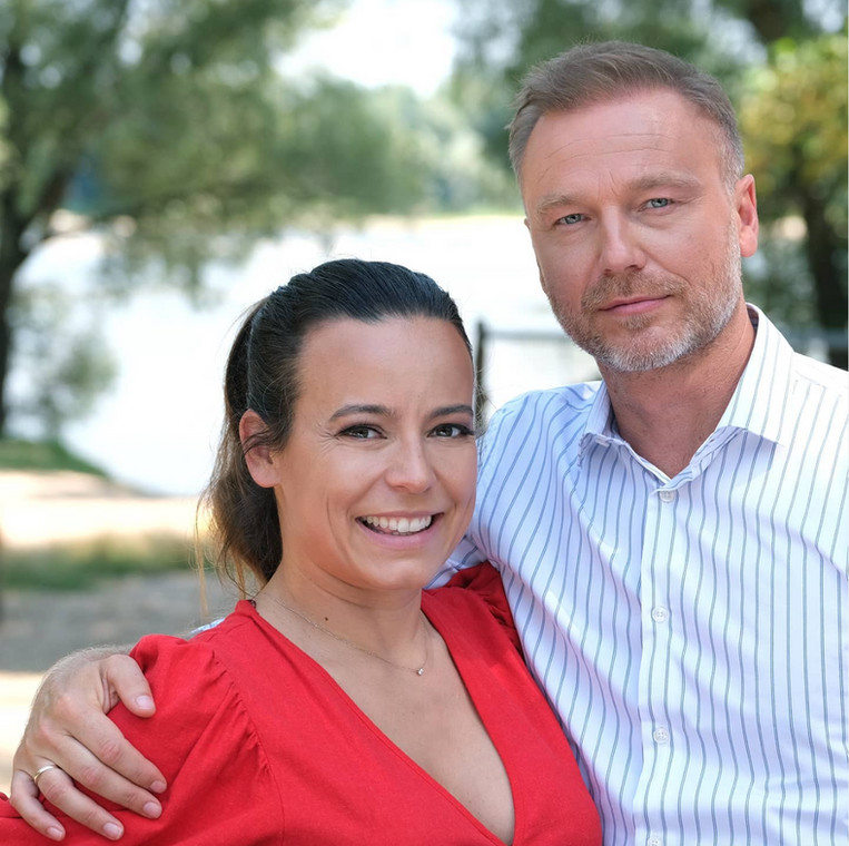 Anna Mucha i Krystian Wieczorek na planie serialu "M jak miłość"