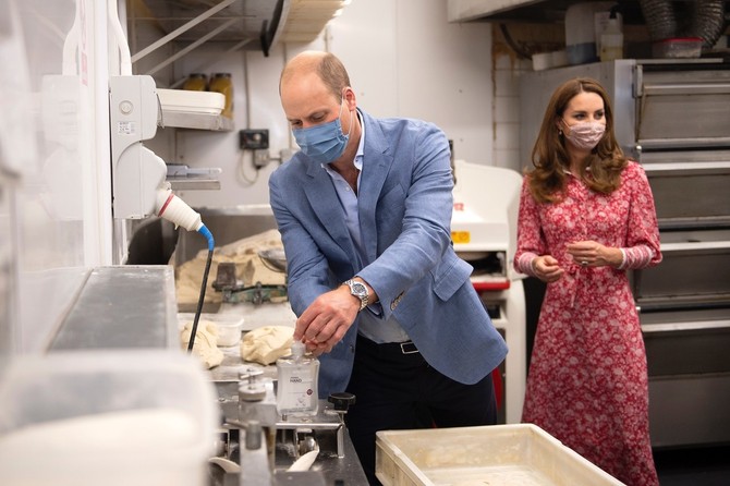 Vilijam sa Kejt tokom nedavne posete pekari u Londonu