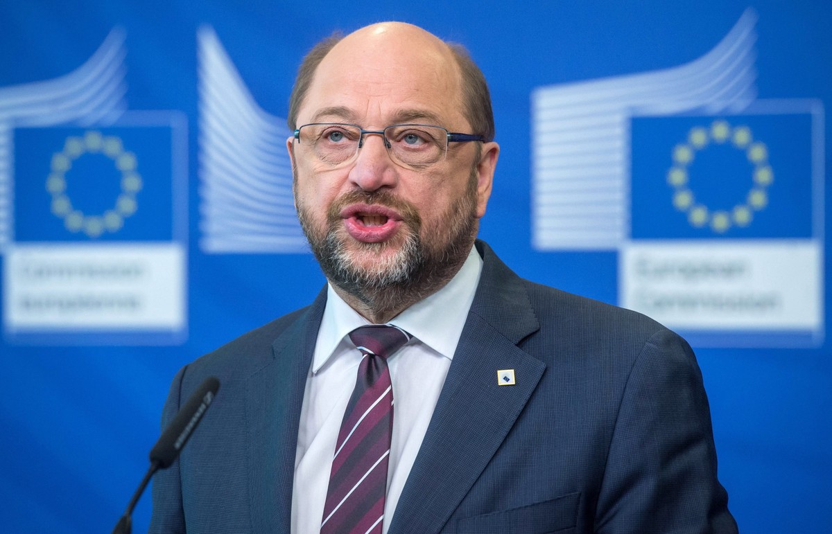 Szef Parlamentu Europejskiego Martin Schulz wezwał polski rząd do "znalezienia drogi prowadzącej do wyjścia z obecnego impasu"