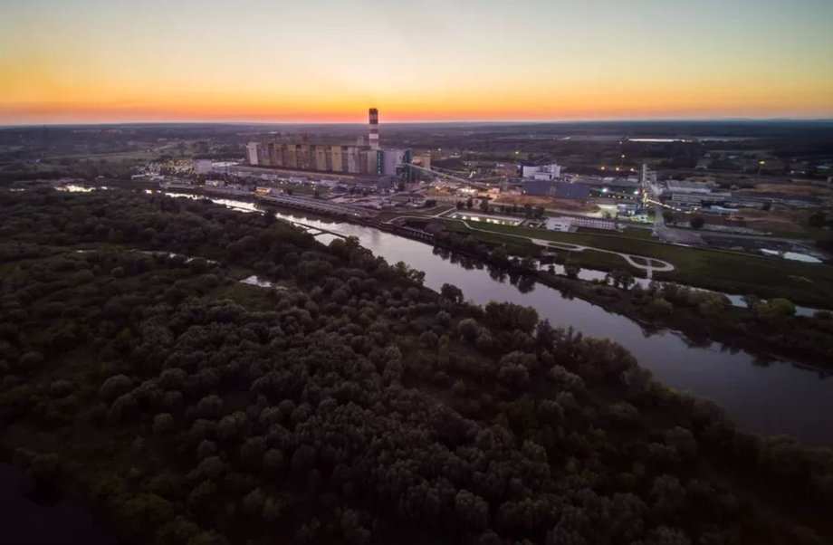 Elektrownia w Połańcu położona jest nad Wisłą