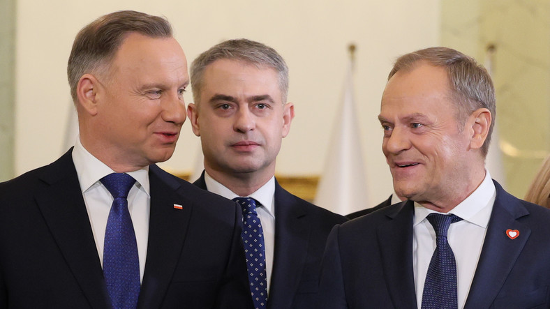 Andrzej Duda i Donald Tusk. Z tyłu Krzysztof Gawkowski.