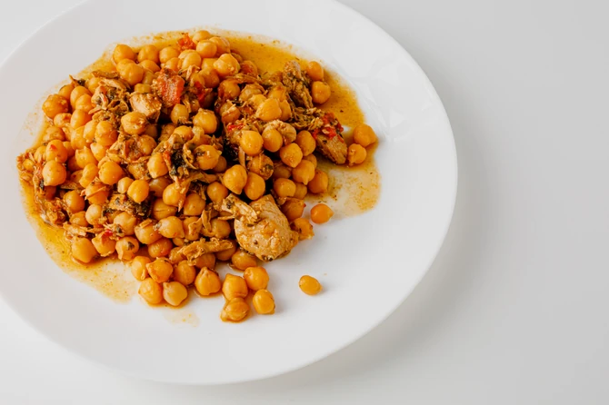 Piletina sa leblebijama i kurkumom