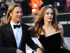 Őrület: de Brad Pitt tényleg mindig elképesztően hasonlít az aktuális barátnőjére