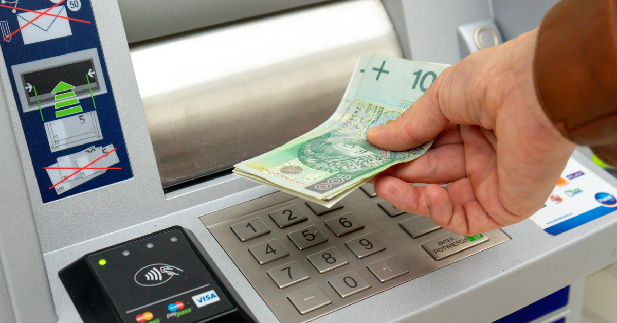 Nowy limit wypłat gotówki w bankomatach już obowiązuje. Sprawdź, gdzie wypłacisz bez ograniczeń