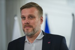 Zandberg zdystansował się od decyzji ministra Sienkiewicza: Mam wątpliwości