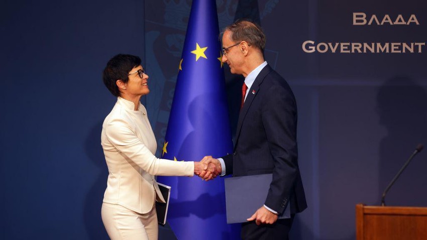 Marta Kos, evropska komesarka za proširenje, srela se srpskim premijerom Đurom Macutom tokom posete Beogradu kada je ponovila da EU očekuje da Beograd sprovede obećane reforme | Foto: ANDREJ CUKIC/EPA-EFE/REX/Shutterstock