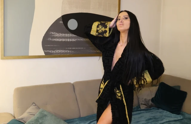 "Ne mogu da budem dobra RIBA i da sređujem kuću!" Slađa Poršelina pokazala STAN OD 300.000 EVRA, od rijalitija živi baš onako kako je htela: "NE IDEM PO NAMIRNICE!" (VIDEO)