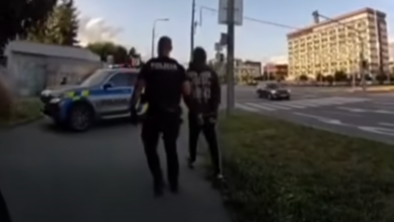 Polícia v Košiciach zasahovala pri lúpežnom útoku na muža na invalidnom vozíku. 