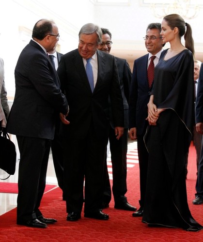 Angelina Jolie z Wysokim Komisarzem ONZ ds. Uchodźców i tureckim wicepremierem