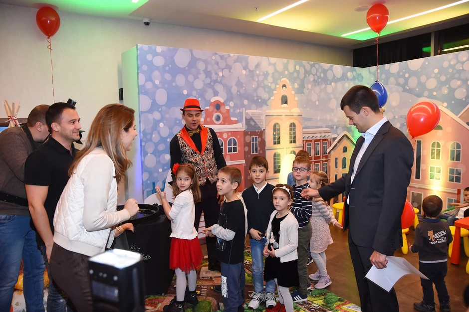 Aleksandra Stojanović, direktorka korporativnih poslova  i Aleksandar Kostić, potpredsednik MK Group