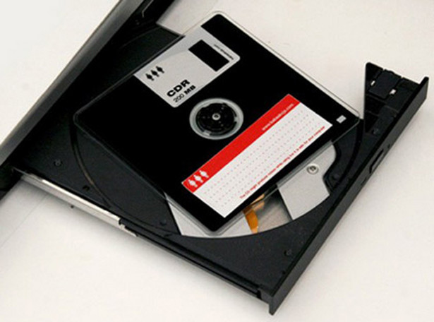 Floppy CD, włóż dyskietkę w miejsce płyty