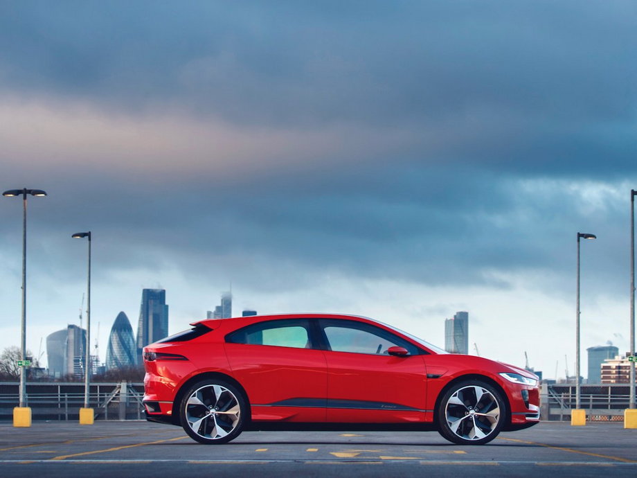 I-PACE to koncept, spojrzenie w niedaleką przyszłość, czyli do 2018 roku – wtedy zadebiutować ma na rynku elektryczny, pięcioosobowy SUV Jaguara. Samochód, który wyjedzie wtedy z fabryki, będzie pierwszy elektrycznym samochodem firmy. Nowy, czerwony I-PACE pokazano w marcu podczas Geneva Motor Show.