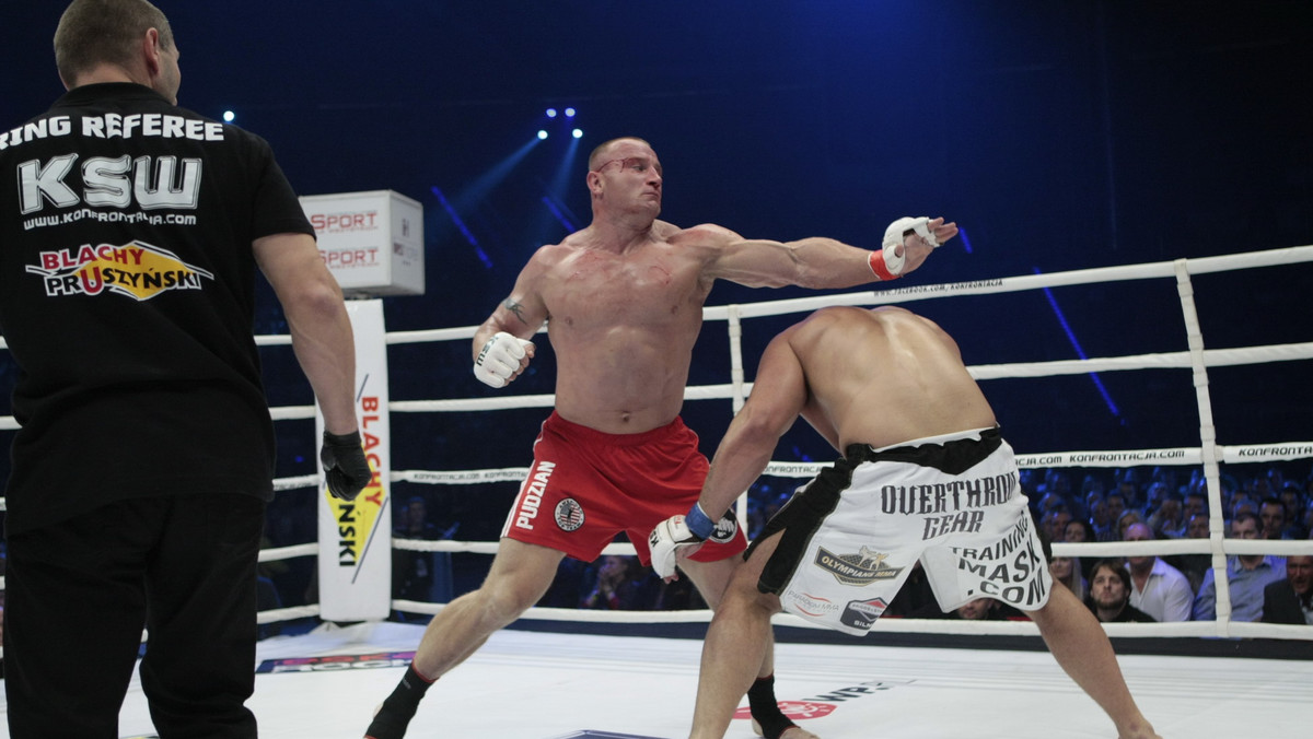 Mariusz "Pudzian" Pudzianowski (3-2) podczas gali KSW 17-Zemsta pokonał Anglika Jamesa Thompsona (16-14). Polak zwyciężył po dwóch ciężkich rundach rywala, z którym przegrał w poprzednim swoim starciu w MMA.