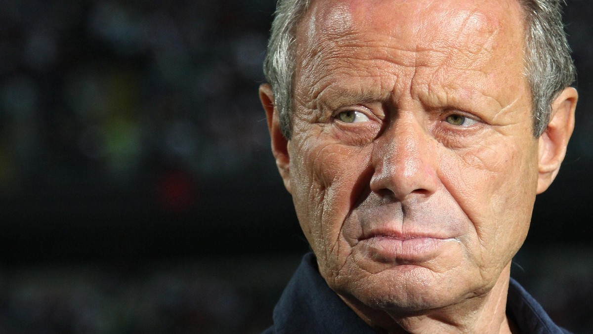 Maurizio Zamparini stwierdził, że AC Milan mógł zatrudnić w przeszłości Paulo Dybalę, który aktualnie występuje w Juventusie Turyn, ale dyrektor wykonawczy Adriano Galliani "grał w gierki" i nie był poważny.