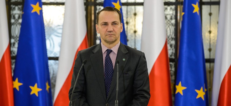 Sikorski o "znikającej ustawie": Straty kilkadziesiąt milionów, nie trzy miliardy