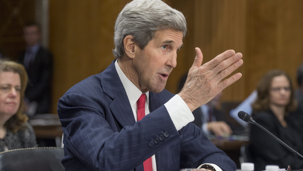 Sekretarz stanu USA John Kerry oskarżył rosyjskich agentów o zaangażowanie w separatystyczne zamieszki na wschodzie Ukrainy, które mogą być dla Moskwy "ukartowanym pretekstem do wojskowej interwencji jak na Krymie". Zagroził Rosji zaostrzeniem sankcji.