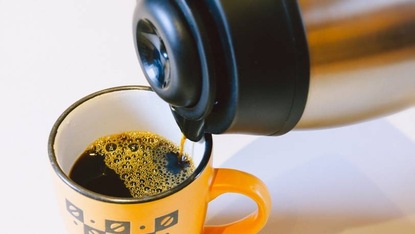 Immer heißer Kaffee: Filtermaschinen mit Thermoskanne ab 30 Euro im Vergleich