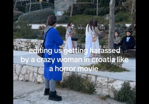 Scena na plaži u Hrvatskoj