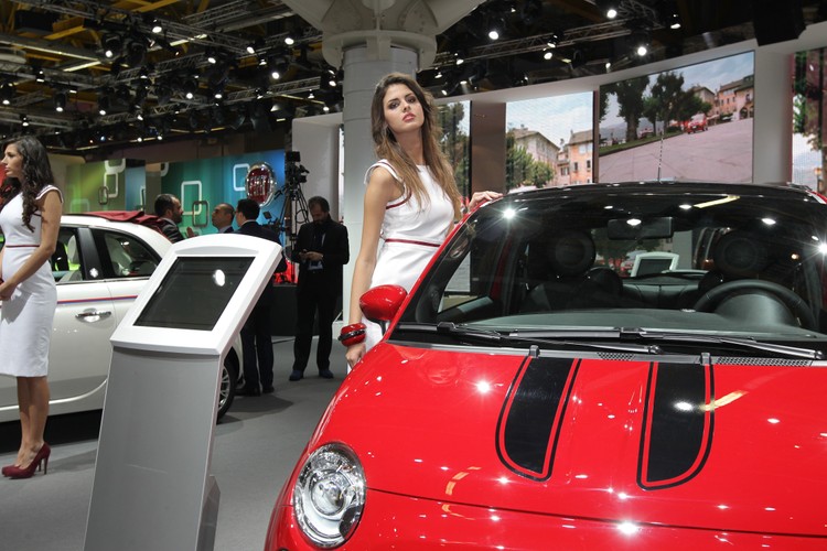 Salon samochodowy w Bolonii