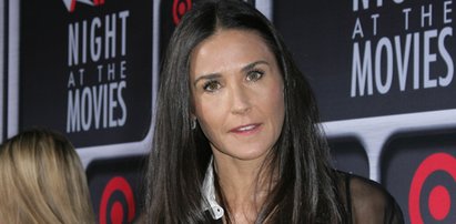 Trup w basenie Demi Moore!