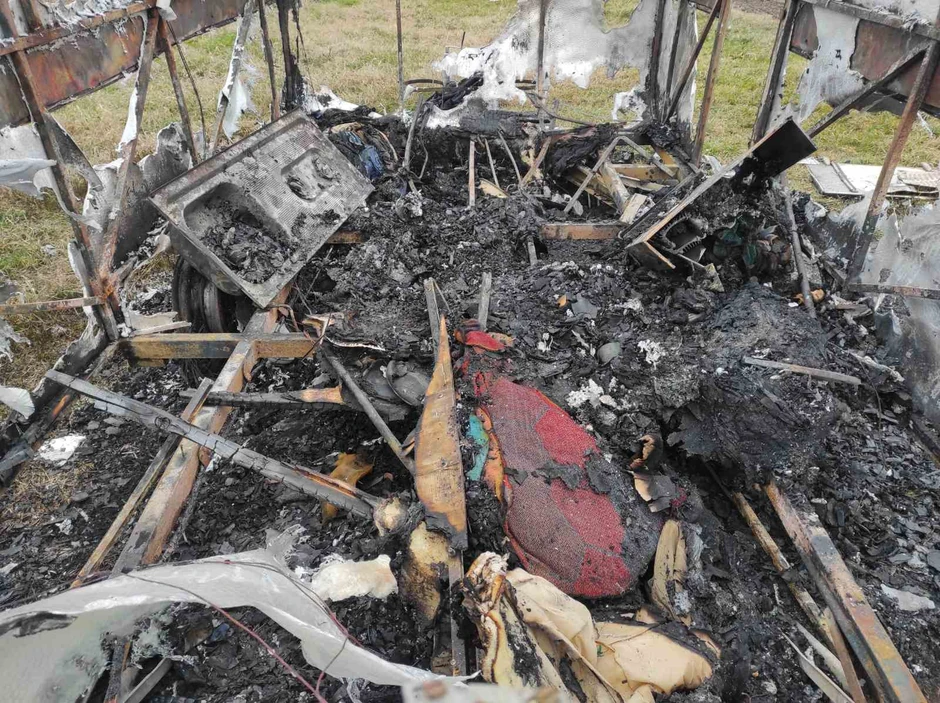 Izgorela kamp-prikolica