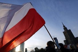 Polska flaga Polski w Warszawie PKiN