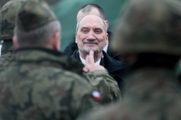 Macierewicz: Rosja przyznała się, że przyczyny katastrofy smoleńskiej są niewyjaśnione