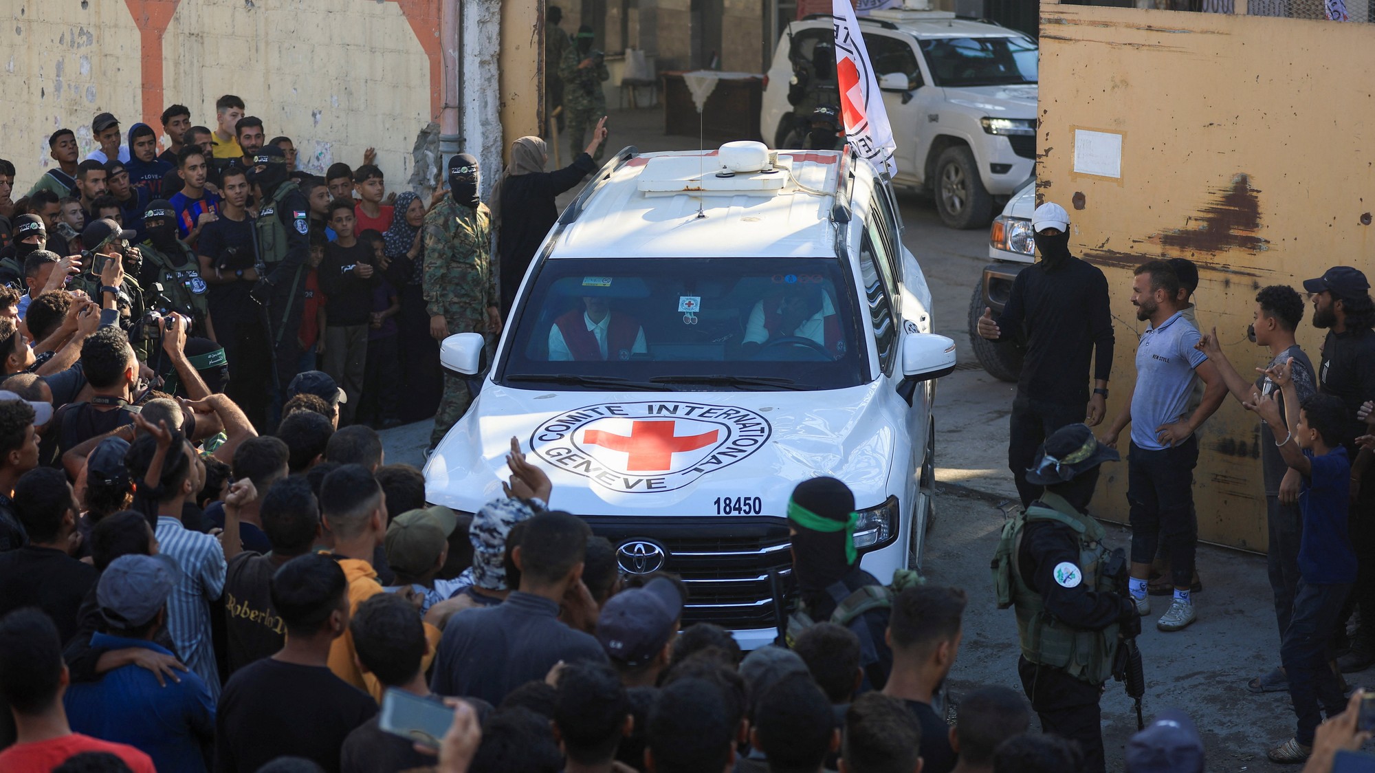 Hamas prepustil prvých rukojemníkov.