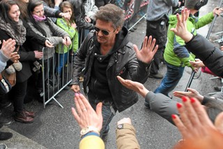 TVN zapłaci pół miliona kary za program Wojewódzkiego. Goście wkładali miniaturki polskiej flagi w psią kupę