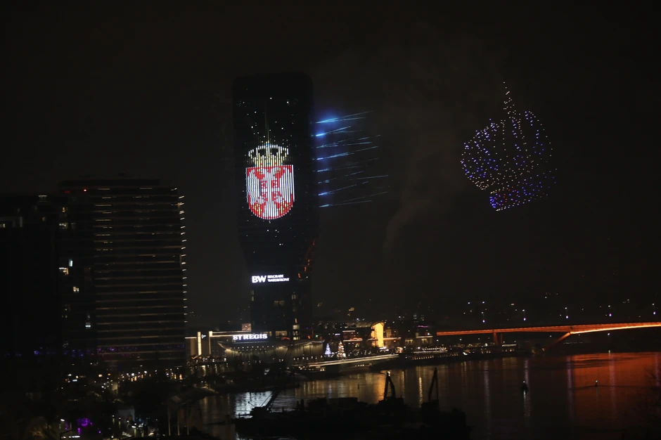 Igra dronova na Beogradu na vodi