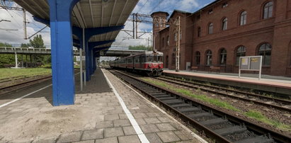 Dramatyczne sceny w Kępnie! 69-latek zginął pod kołami pociągu. Skład ruszył, gdy wysiadał