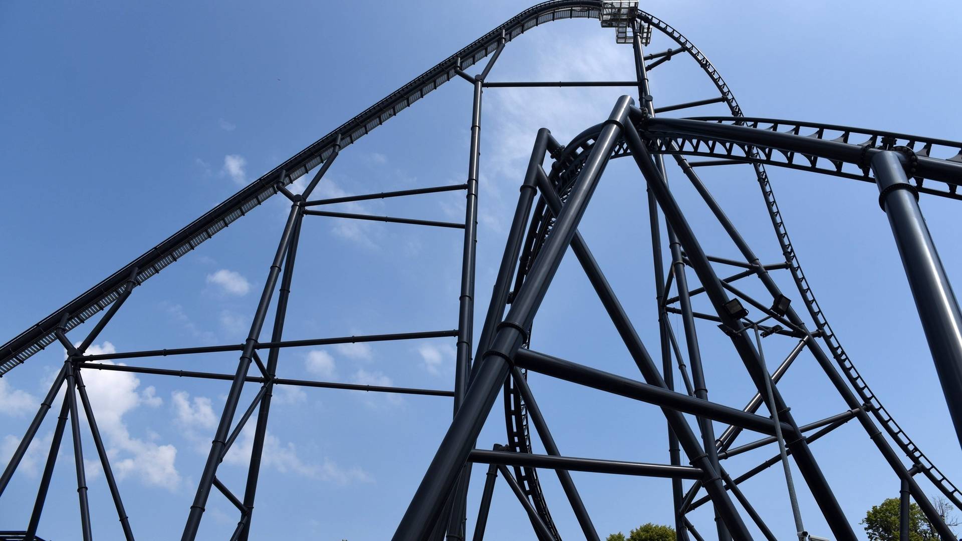 ZADRA - Energylandia buduję największą drewnianą kolejkę górską - Noizz