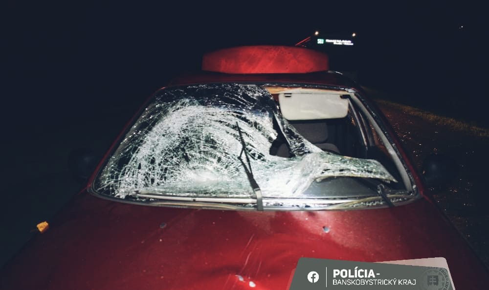 Pri nehode pri Bátke prišiel o život chodec pod vplyvom alkoholu.