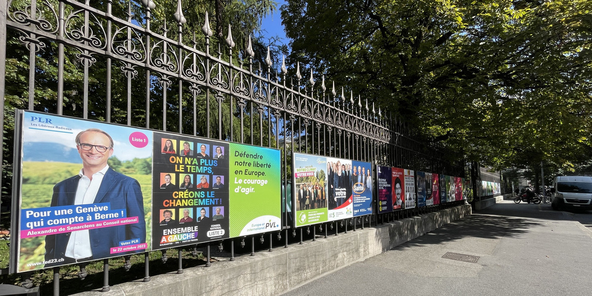 Plakaty wyborcze na ulicach Genewy.