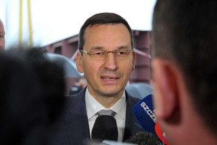Morawiecki zarobi na wczesne emerytury