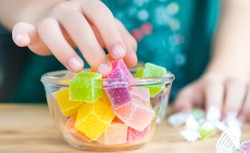 Ten barwnik może uszkodzić DNA i wywołać raka. Jest w słodyczach, majonezie i kosmetykach