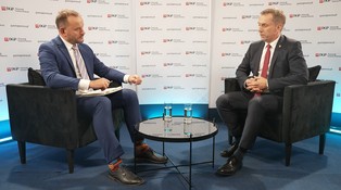 Rozmowa z Andrzejem Szaratą podczas Forum Krynica 2024: Euroregion Karpaty: Czy Może Stać się Turystyczną Marką na Miarę Alp?