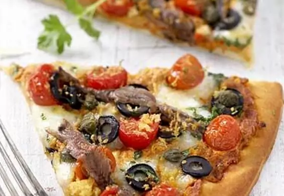 Wyrazisty smak włoskich wakacji - przepis na pizzę z anszua