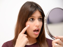 Domowe sposoby na cienie i worki pod oczami. To działa!