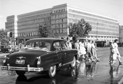 QUIZ. 25 pytań o życiu w czasach PRL. Na ostatnim na bank polegniesz