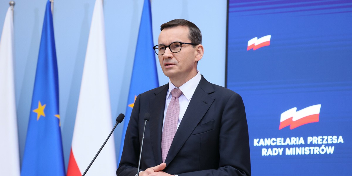 Premier Morawiecki we wtorek zapowiedział, że koszty kryzysu energetycznego będą musiały wziąć na siebie koncerny energetyczne