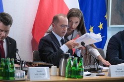 Już nie 3 tysiące zł. Szczerba: Jeśli Obajtek nie stawi się 5 czerwca...