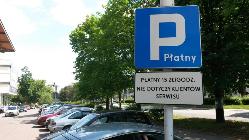 Absurdalnie drogi parking