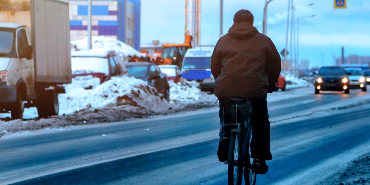 Pijany rowerzysta zatrzymany przez policję. 