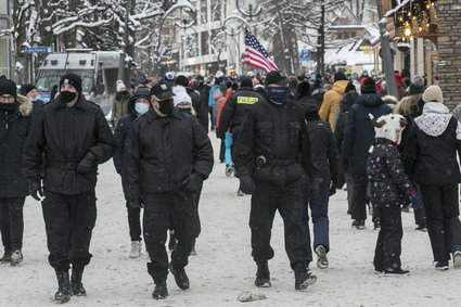 Imprezy z Krupówek przeniosły się do hoteli. Interweniowała policja