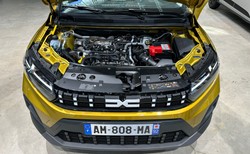 Dacia trzęsie rynkiem. Nowy silnik zapewnia 1590 km zasięgu i śmiejesz się z elektryków